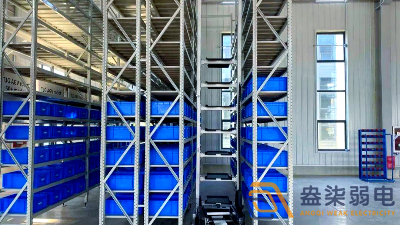 倉庫STU料箱機(jī)器人解決方案